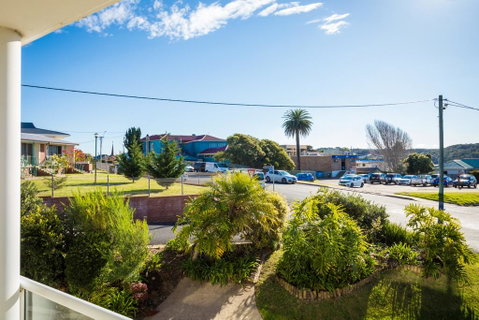 Crystal Waters Unit 2 - Yamba Accommodation 1