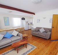 Culburra Sea Stay - beach and shop an easy walk