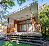 Decked out for a Fantastic Holiday - Winnett St Woorim Upstairs only - Yamba Accommodation