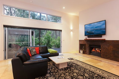 Deja Vu Estate - Yamba Accommodation 1