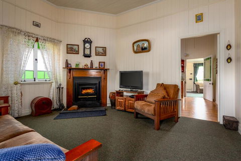 Dillons Cottage - Yamba Accommodation 3
