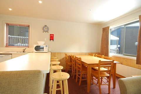 Discobulous 6 - Yamba Accommodation 2