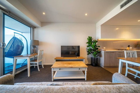Divinity On Morphett - In The Heart Of The CBD - Free Wifi - Nespresso - Yamba Accommodation 3