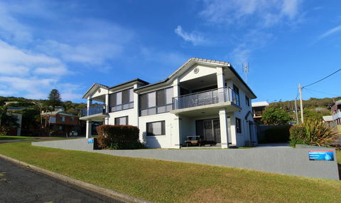 Dolphin Court 1, 1 Gowing Street - Yamba Accommodation 1
