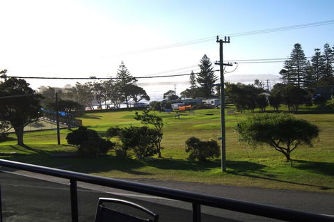 Dolphin Court 1, 1 Gowing Street - Yamba Accommodation 0