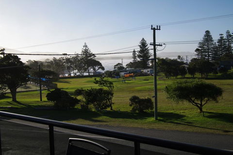 Dolphin Court 2, 1 Gowing Street - Yamba Accommodation 2