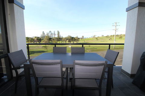 Dolphin Court 2, 1 Gowing Street - Yamba Accommodation 3