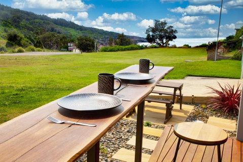 Dolphin Studio Apartment, 1a Ocean Street - Yamba Accommodation 0