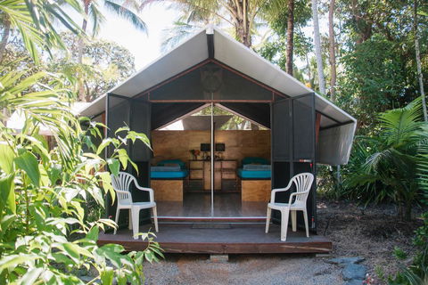 Dougies Backpackers Resort - Yamba Accommodation 2