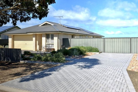 Dragons Rest - Yamba Accommodation 0