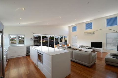 Dream Catcher Beach House - Shellharbour - Yamba Accommodation 2