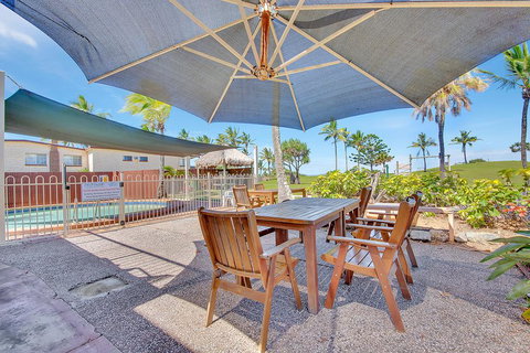 Driftwood On The Beach - Yamba Accommodation 3