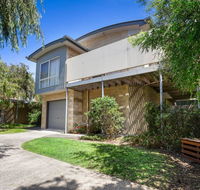 DRIFTWOOD VILLA - free wifi walk to beach - Yamba Accommodation