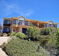 Dromaius 5 - Great Views of The Snowy Mountains - Yamba Accommodation