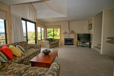 Dromaius 7/23 Nettin Circuit - Yamba Accommodation 0