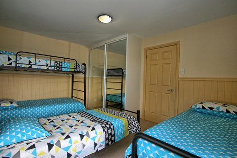 Dromaius 7/23 Nettin Circuit - Yamba Accommodation 1