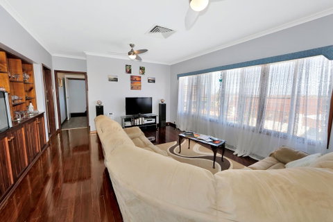Dunelm House - Yamba Accommodation 3