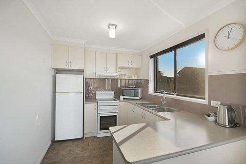 Eagle Heights Holiday Units - Yamba Accommodation 3