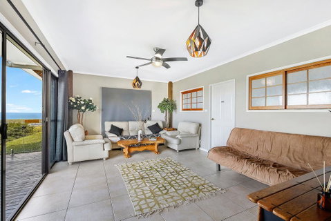 Eagles Loft - Yamba Accommodation 1