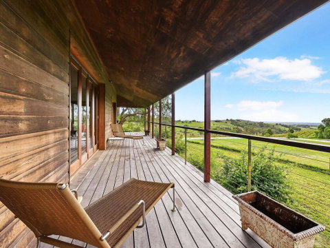 Eagles Rest @ Maluna Vineyard - Yamba Accommodation 0