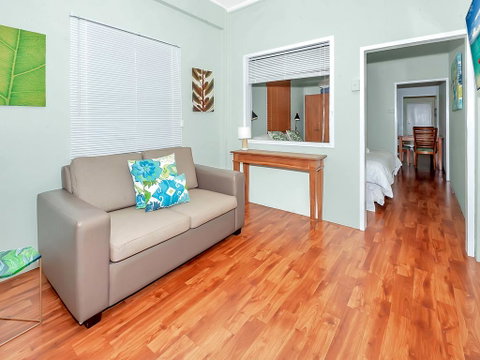 Easy Going Holiday Unit On McKenzie MK4 - Yamba Accommodation 3
