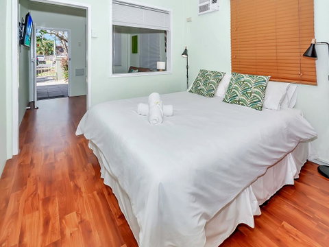 Easy Going Holiday Unit On McKenzie MK4 - Yamba Accommodation 0