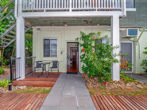 Easy Going Holiday Unit On McKenzie MK4 - Yamba Accommodation 2