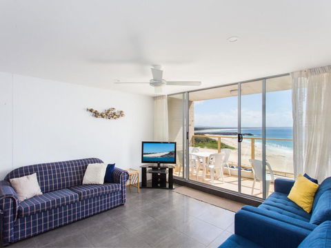 Ebbtide 22 - Yamba Accommodation 1