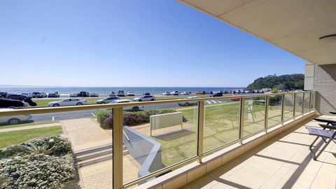 Ebbtide 3 - On Main Beach! - Yamba Accommodation 2