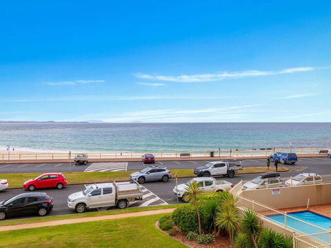 Ebbtide 6 - Opposite Main Beach - Yamba Accommodation 1