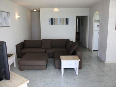 Ebbtide, Unit 34, 2-6 North Street - Yamba Accommodation 3