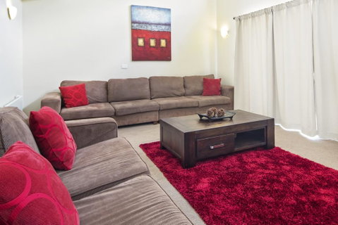Eclipse 5- Spacious Townhouse - Yamba Accommodation 0