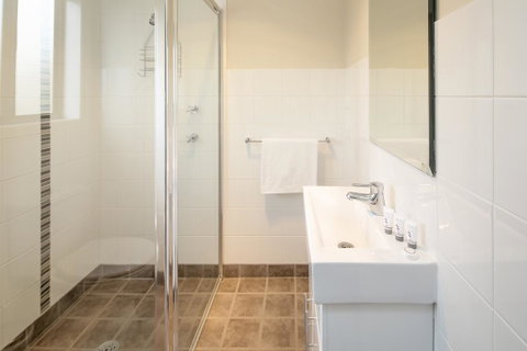 Eclipse 5- Spacious Townhouse - Yamba Accommodation 2