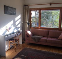 Eco-renovated light-filled house on a hill - Yamba Accommodation