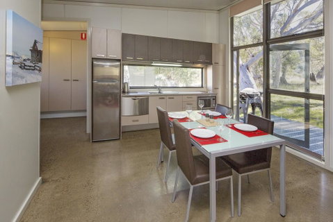 Ecocrackenback 9 - Sustainable Chalet Close To The Slopes - Yamba Accommodation 3