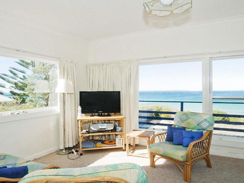 Eden On The Beach - Beachside Getaway - Yamba Accommodation 1