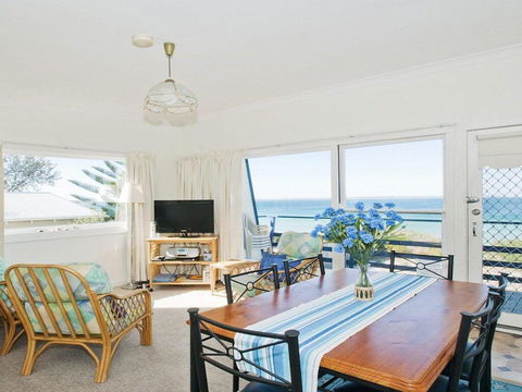 Eden On The Beach - Beachside Getaway - Yamba Accommodation 0