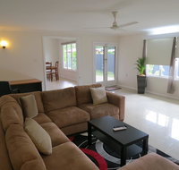 Edge Hill Clean  Green Cairns 7 Minutes from the Airport 7 Minutes to Cairns CBD  Reef Fleet Terminal - Yamba Accommodation