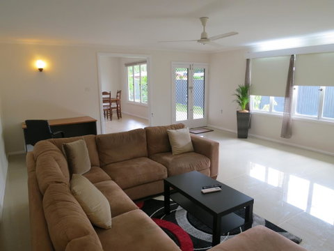 Edge Hill Clean & Green Cairns, 7 Minutes From The Airport, 7 Minutes To Cairns CBD & Reef Fleet Terminal - Yamba Accommodation 0