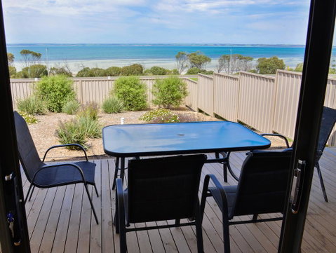 Edgewater Escape - Yamba Accommodation 2
