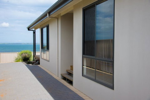 Edgewater Escape - Yamba Accommodation 0