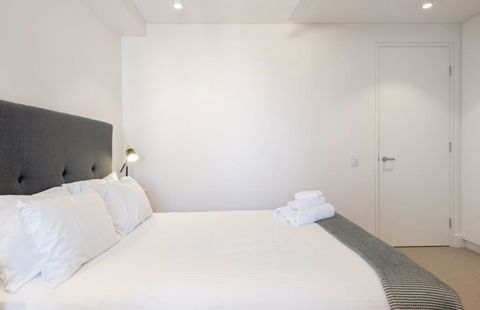 EIGHT TWO NINE TWO III: BONDI BEACH - Yamba Accommodation 2