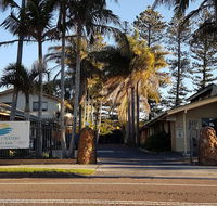El Lago Tourist Park - Yamba Accommodation