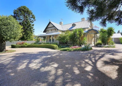 Elizabeth House - Yamba Accommodation 1