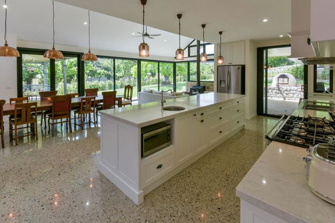 Elm Tree Lodge Beechworth - Yamba Accommodation 1