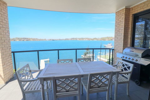 Elysium Lakehouse - Yamba Accommodation 1
