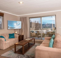 Erulisse-Spacious townhouse with magical lake views - Yamba Accommodation