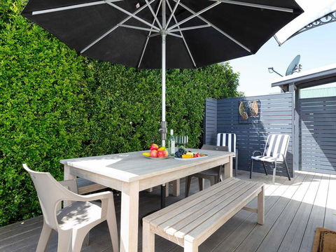 Escape To The Cottage 68 Tomaree Rd Pet Friendly And Boat Parking And WIFI - Yamba Accommodation 3