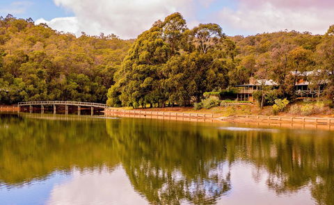 Evedon Lakeside Retreat - Yamba Accommodation 2