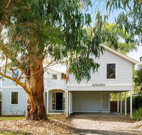EVERGREEN BEACH HOUSE - Yamba Accommodation
